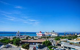 City Life Port Hotel